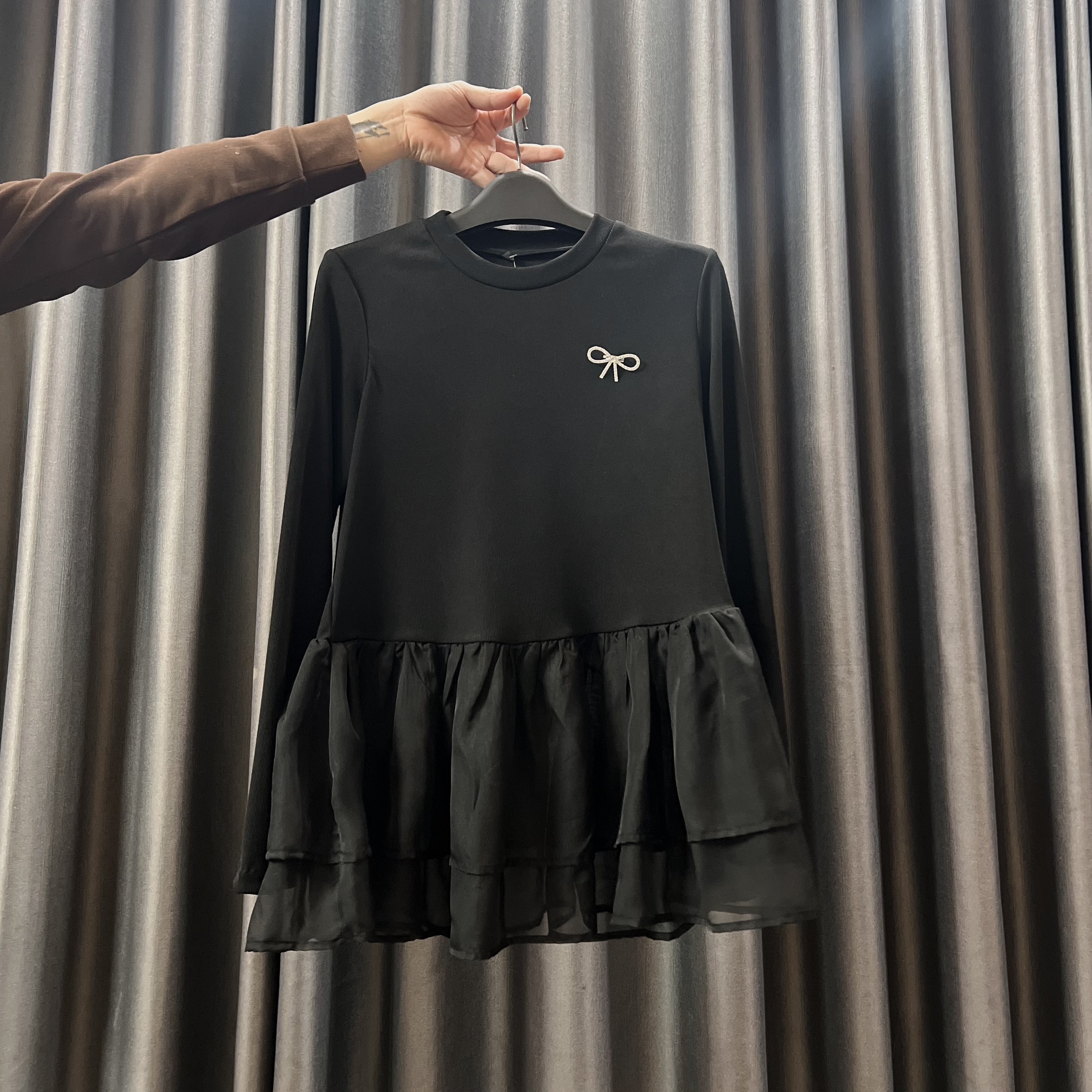 Áo Bầu Công Sở Dài Tay Azuno AZ008 Chất Liệu Len Tăm Phối Tơ Đen Dáng Babydoll - M&lt;56kg