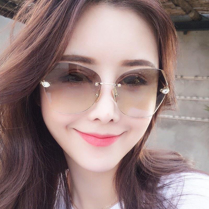 Kính Mát Đính Ốc Nữ Thời Trang Cao Cấp Chống Tia UV400