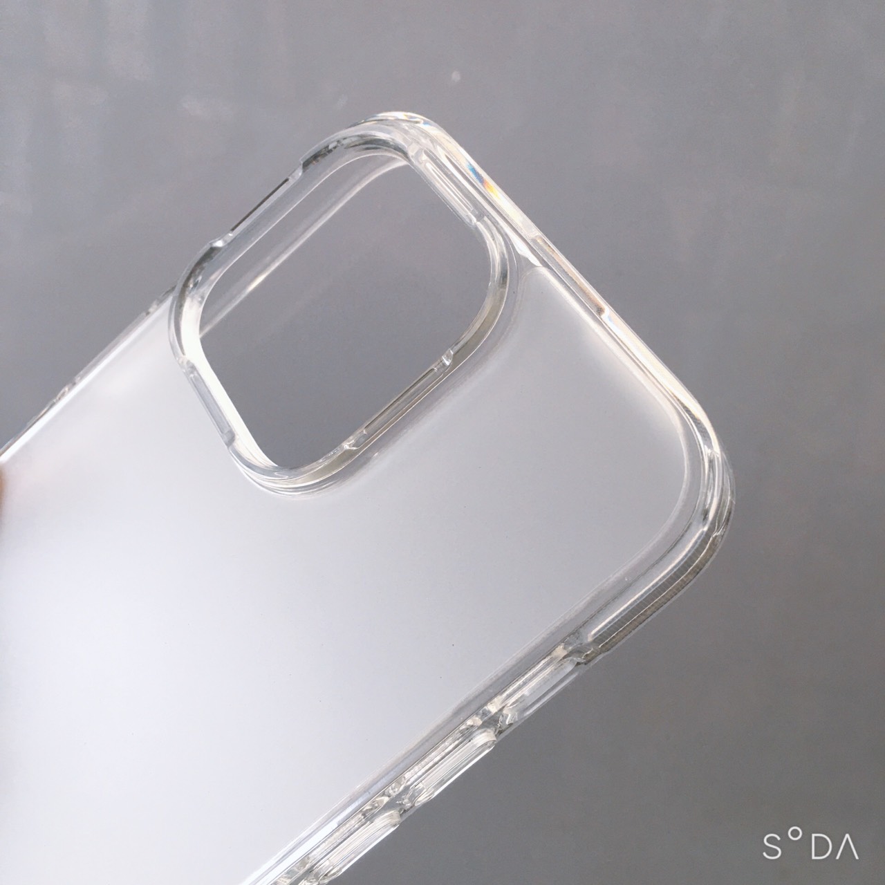 Ốp lưng Likgus trong nhám chống sốc không ố màu dành cho iPhone 14 Pro / 14 Pro Max