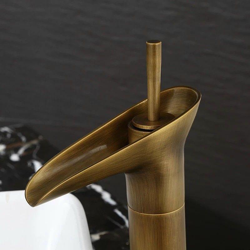Vòi lavavo nóng lạnh Ly Rượu