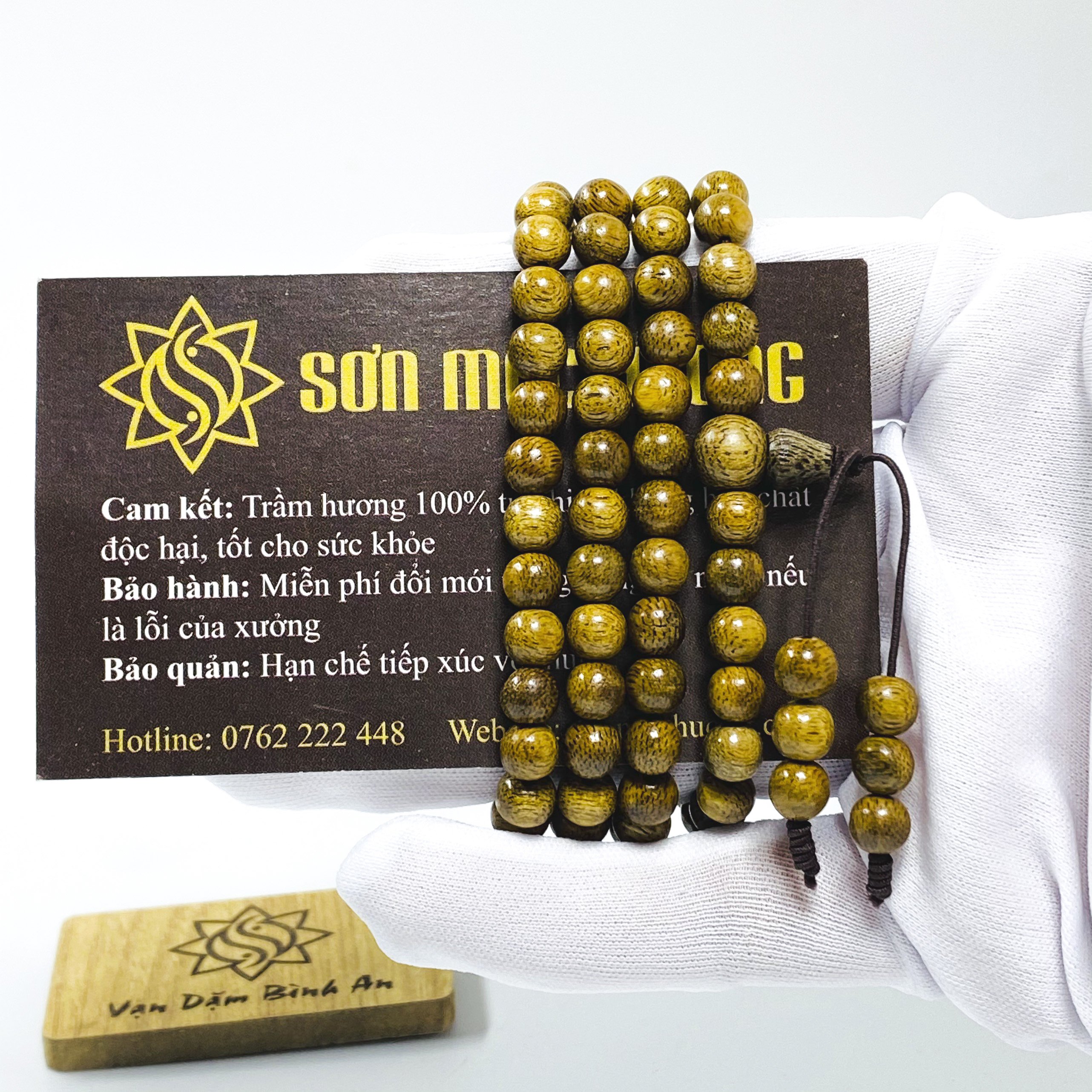 Vòng tay trầm hương phong thủy 108 hạt nam nữ Sơn Mộc Hương từ trầm tốc tự nhiên giúp mang lại may mắn, bình an và tài lộc cho người đeo