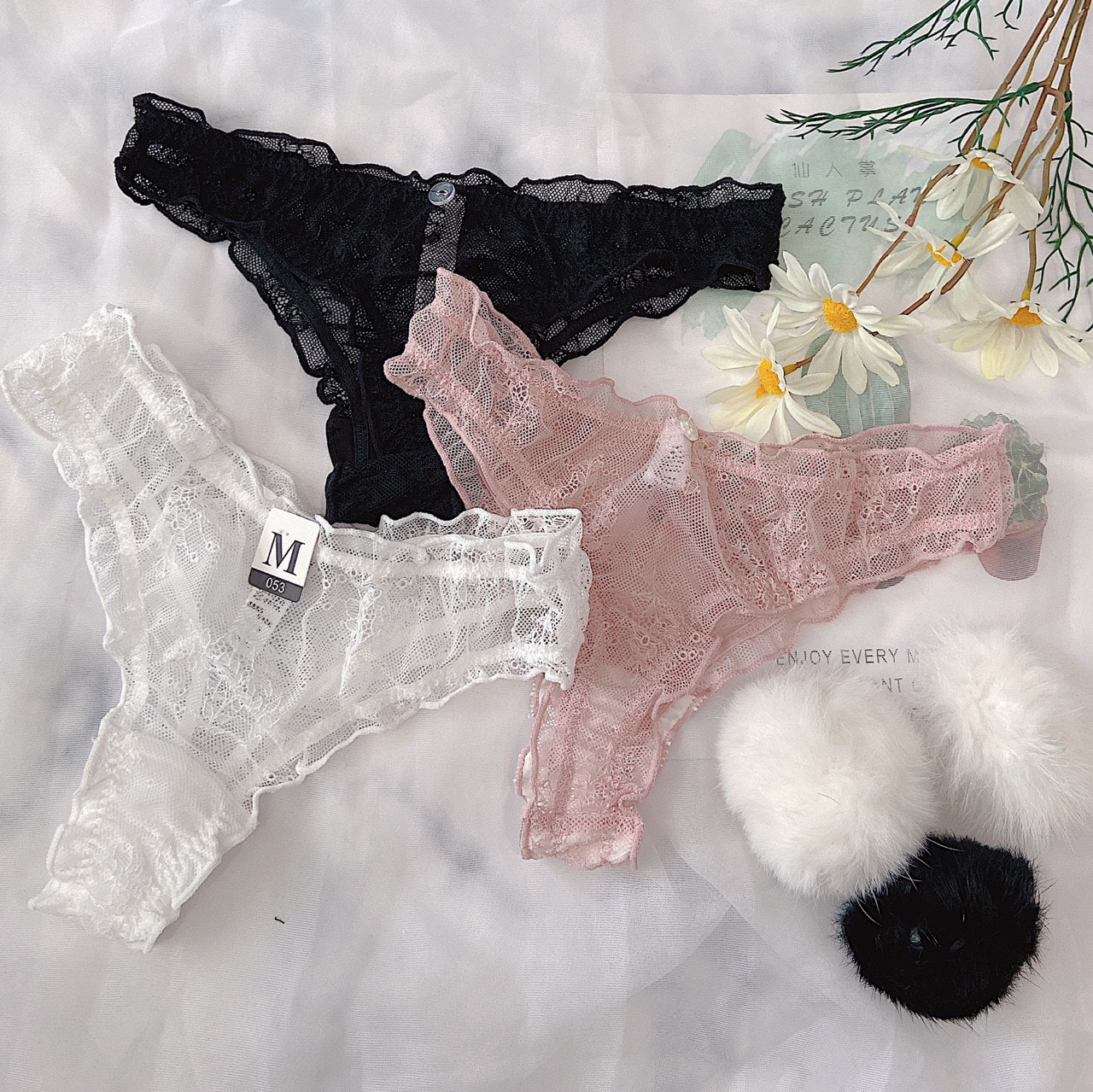 COMBO 3 QUẦN LỌT KHE REN KÈM CỤC BÔNG SIÊU XINH 053