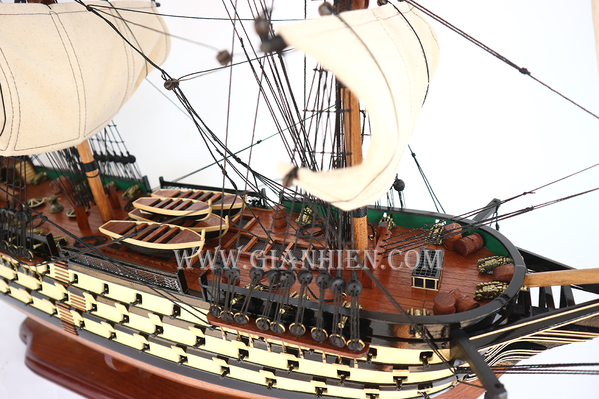 Mô hình Thuyền Cổ LÊ QUÝ ĐÔN