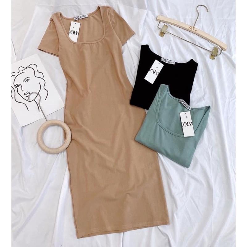 Đầm dáng ôm cổ vuông ngắn tay