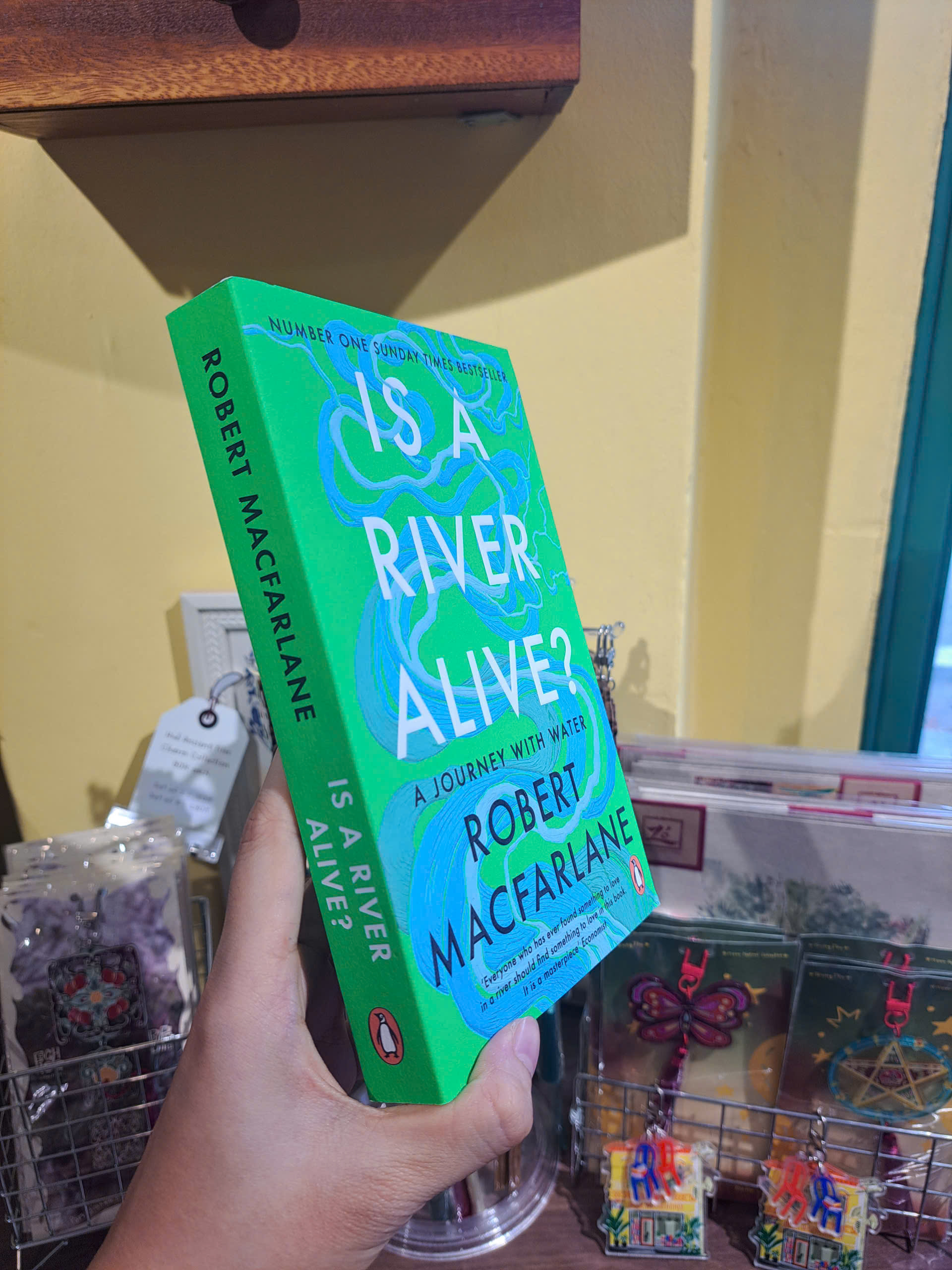 Sách - Is a River Alive? by Robert Macfarlane | Nature / Science / Environment / Ngoại văn Nhập khẩu