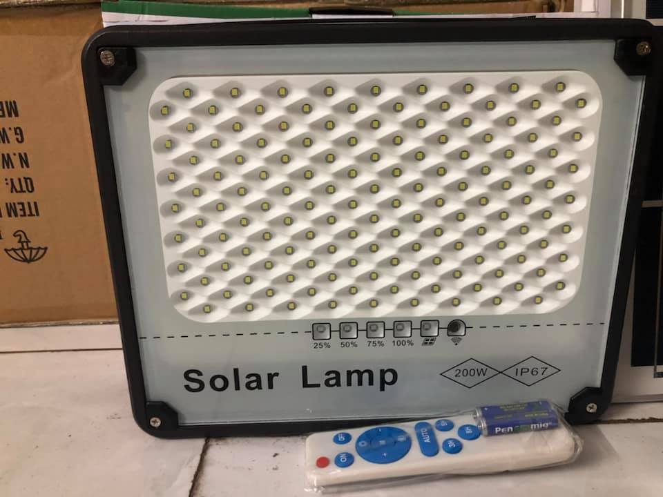 Đèn Năng Lượng Mặt Trời 200W- Đèn Chống Lóa 200W | Sản phẩm sử dụng 100% năng lượng mặt trời, có điều khiển từ xa tiện lợi và thông minh