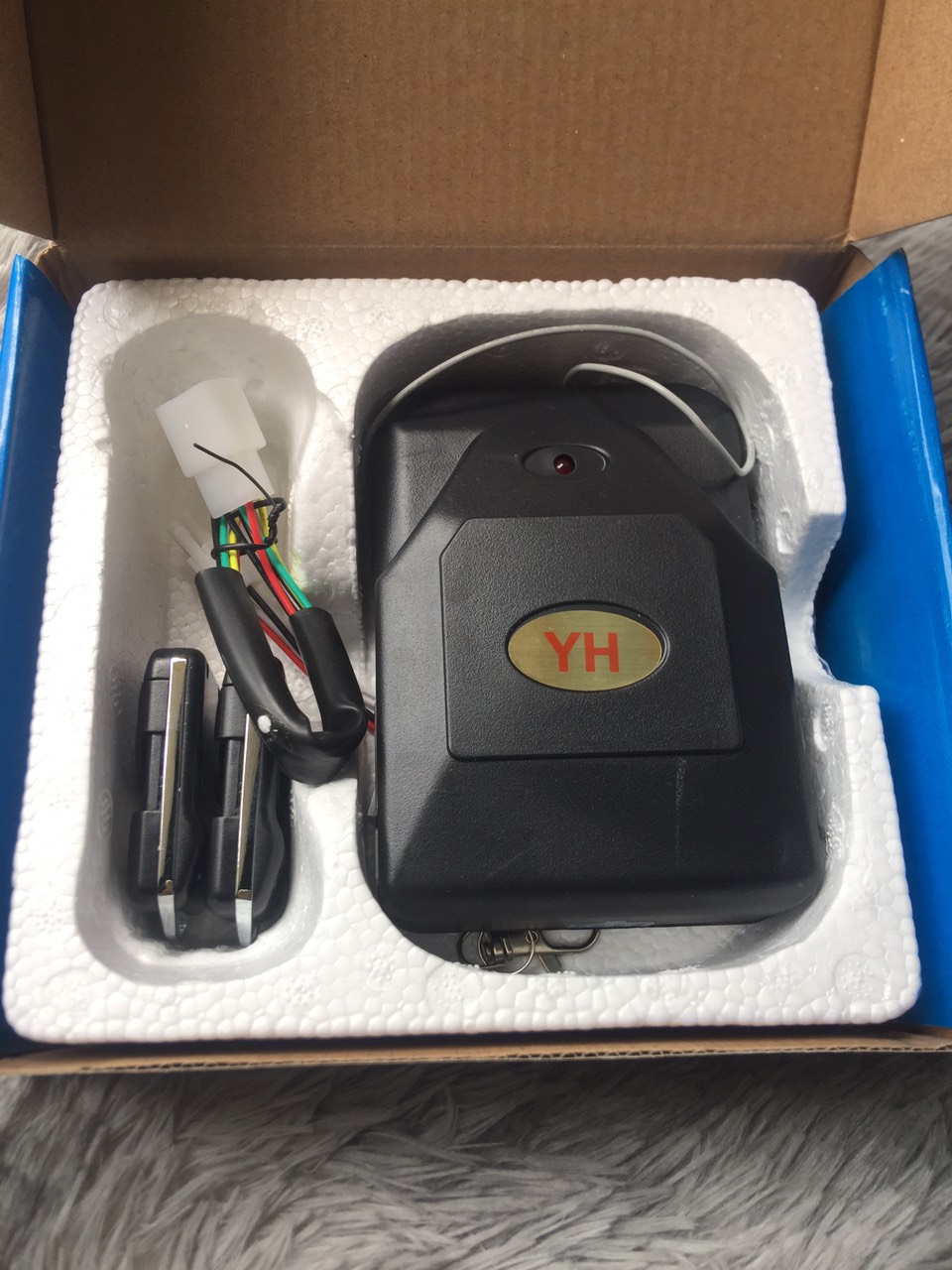 Điều khiển cửa cuốn YH 433 MHZ mã gạt chống nước