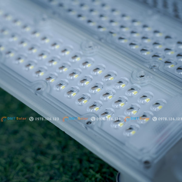 ĐÈN ĐƯỜNG NĂNG LƯỢNG MẶT TRỜI VÁT 3 MẶT