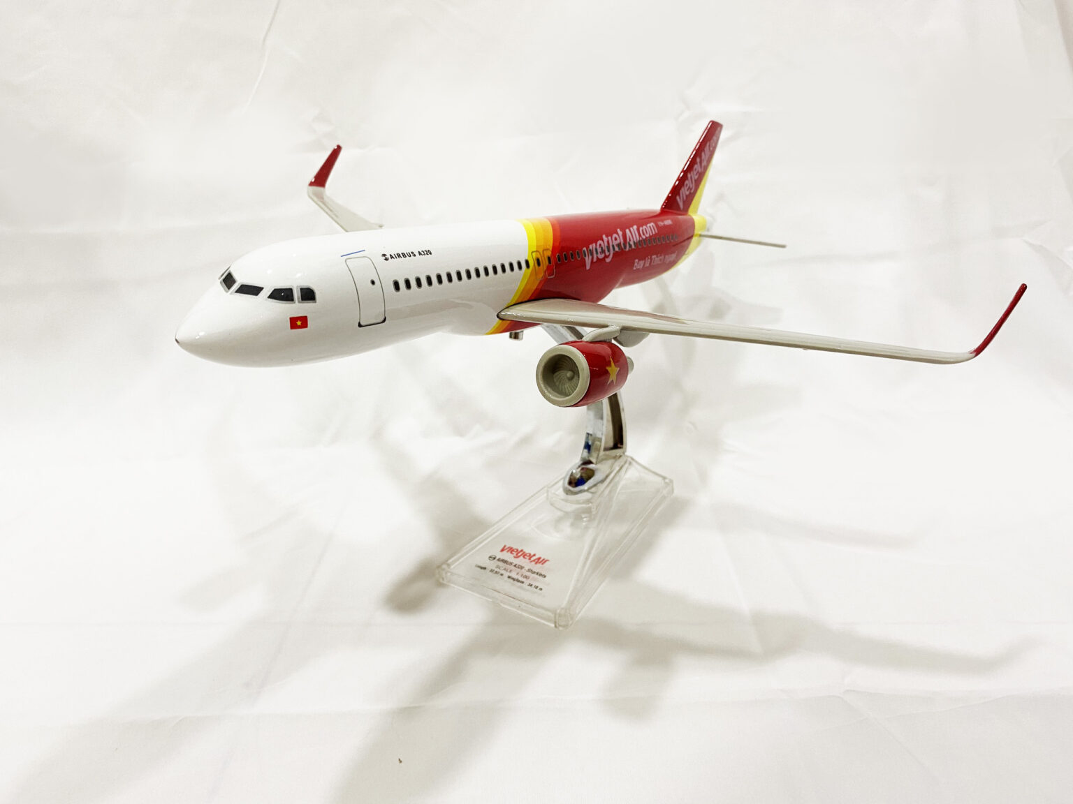 Mô hình máy bay Vietjet Air Airbus A321 32 cm cao cấp