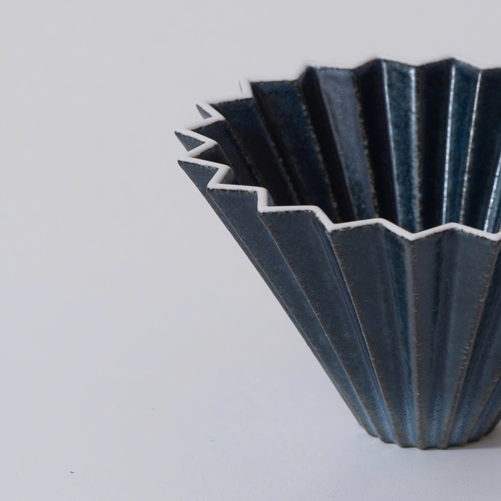 Phễu sứ V60 01 Origami Dripper S EC limited color Sukumo