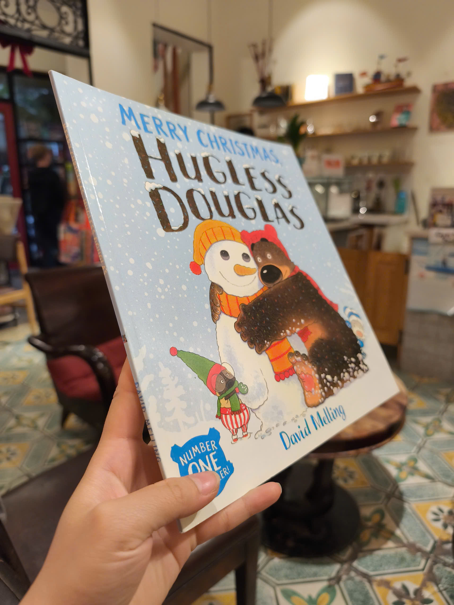 Sách - Merry Christmas, Hugless Douglas by David Melling