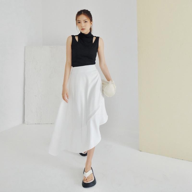 LAMUSE Chân váy trắng thiết kế vạt lệch (Slanted Maxi Skirt