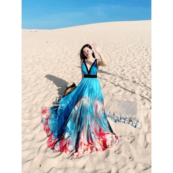HOANGYEN - Đầm maxi voan lụa hở lưng đi biển hoạ tiết xanh chân đỏ