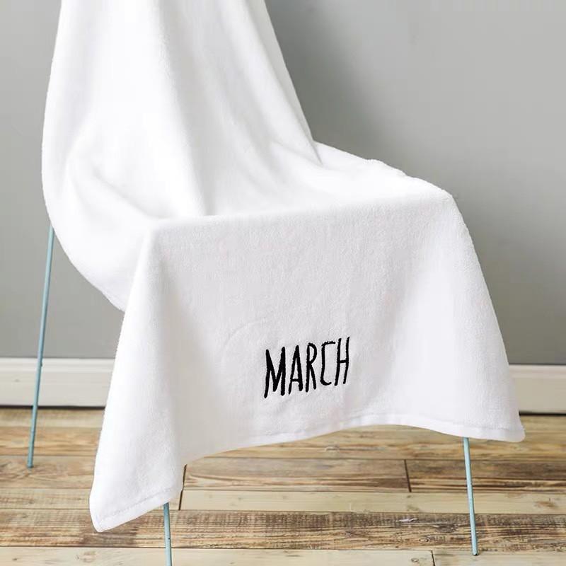 Khăn tắm 100% cotton thêu 12 tháng KT 70x140cm