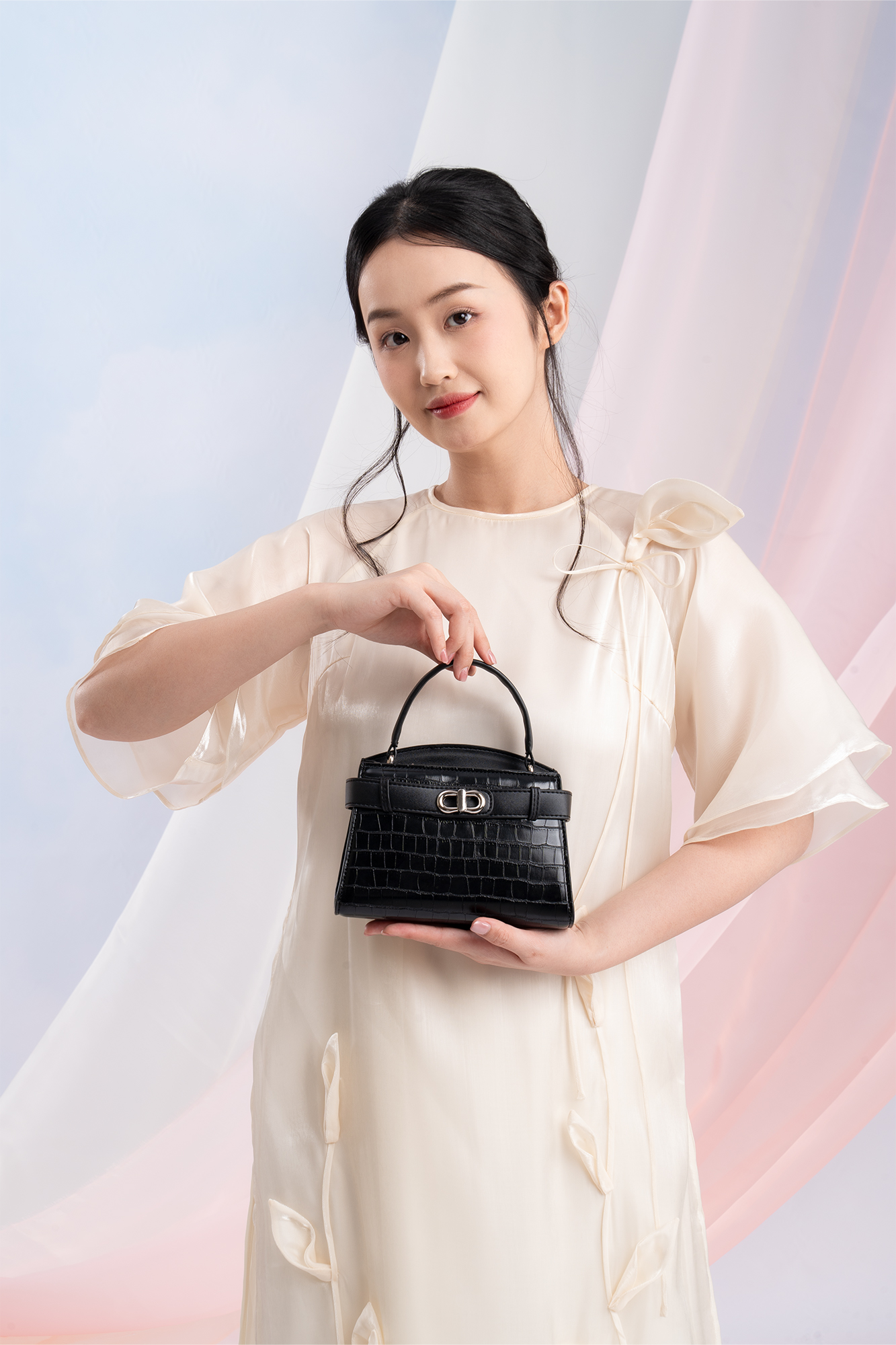 Túi Yuumy ( Thời trang nữ size 19 phối khóa xoay - Túi đeo chéo da Verein YN232 )