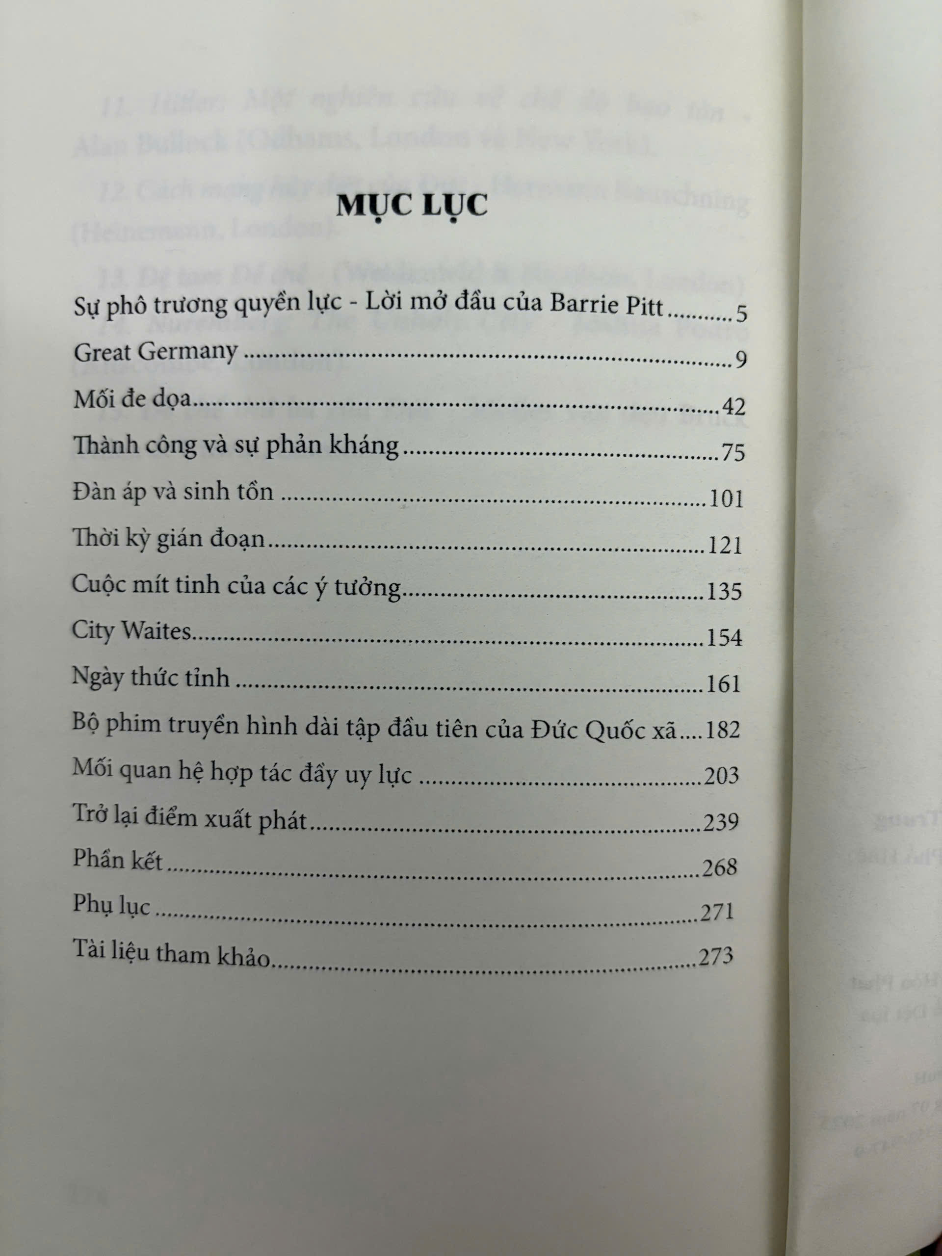 Sách : Các cuộc mít tinh Nuremberg