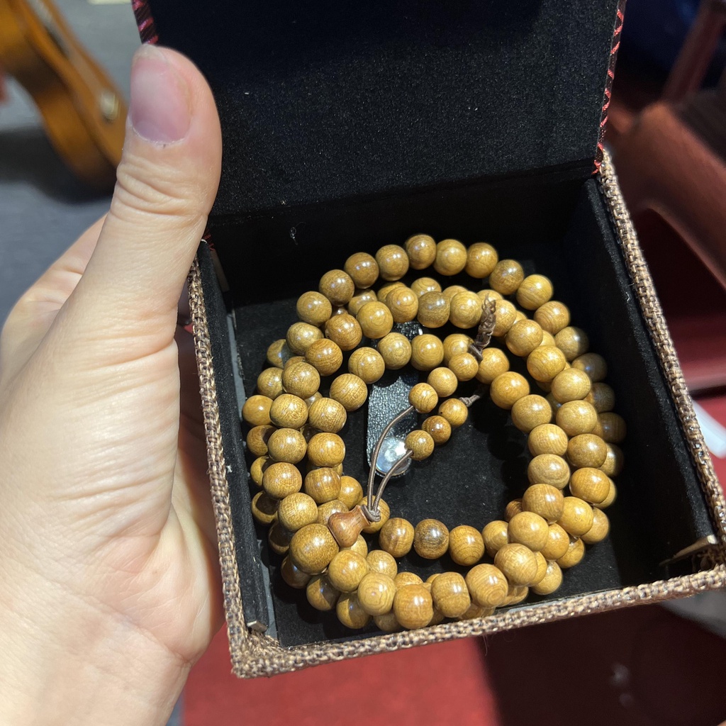 Chuỗi Vòng Tay , Chuỗi Niệm Phật Hạt Gỗ Bách Xanh Gỗ Thơm + Tặng Hộp Gấm