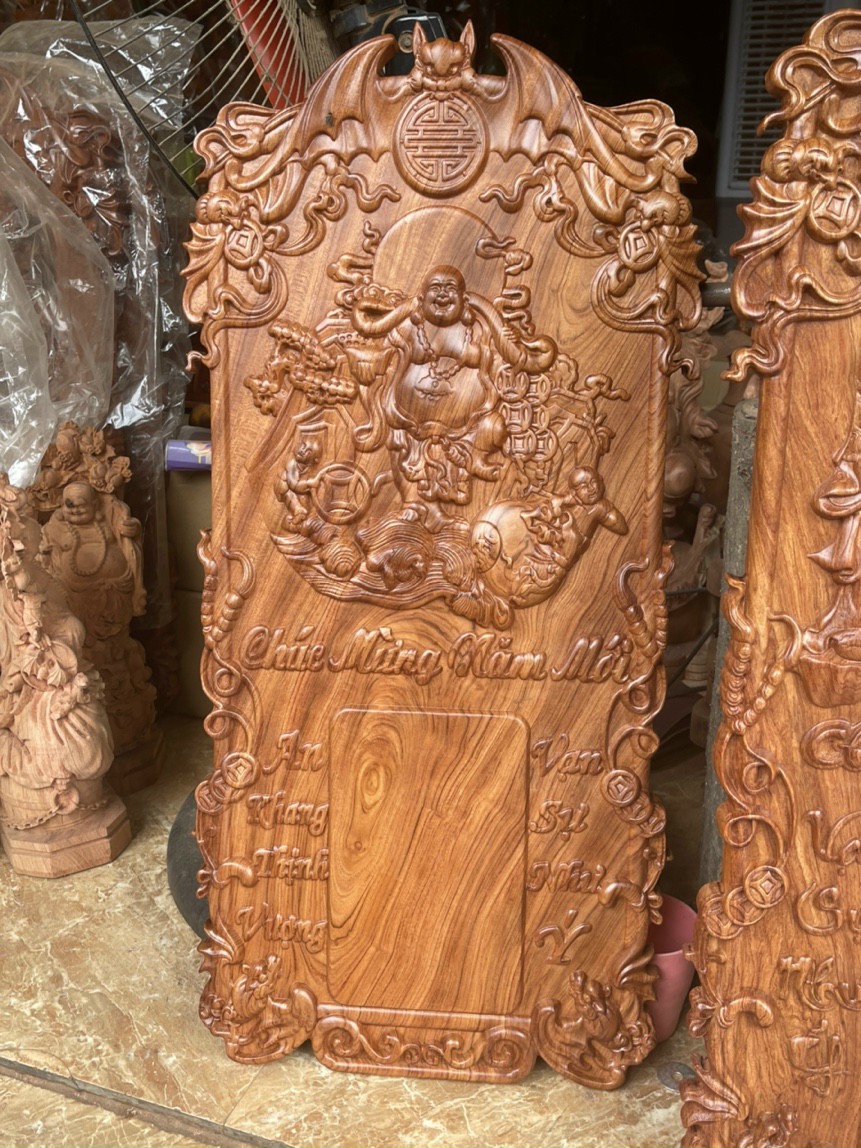 Đốc lịch treo tường khắc phật di lặc bằng gỗ hương đá kt 80×40×3cm gỗ