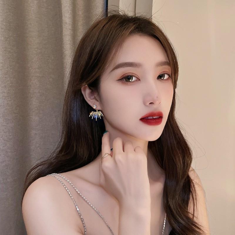 Bông tai đính đá hình quạt T006