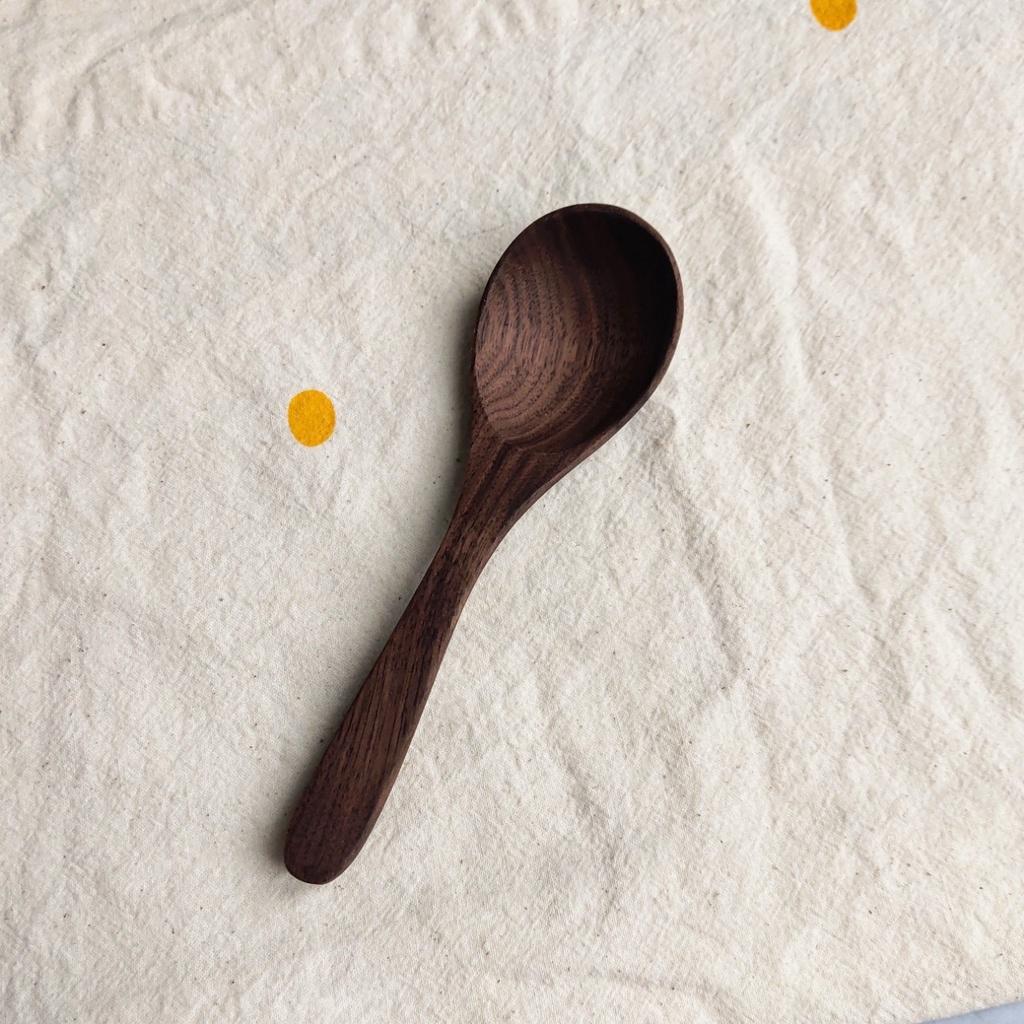 Thìa/Muỗng Gỗ Óc Chó Tự Nhiên Miệng Tròn 15.5x4cm, Thìa Ăn Chè,Cơm An Toàn, Thìa Chụp Ảnh Decor