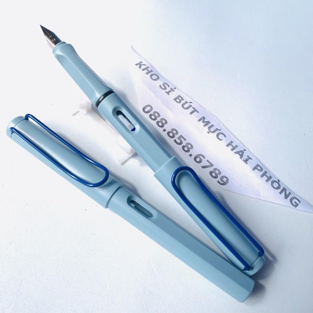 Bút máy nhám ngòi ef siêu bền mới, với mầu sắc cực đẹp. thích hợp cho các bé luyện viết hàng ngày