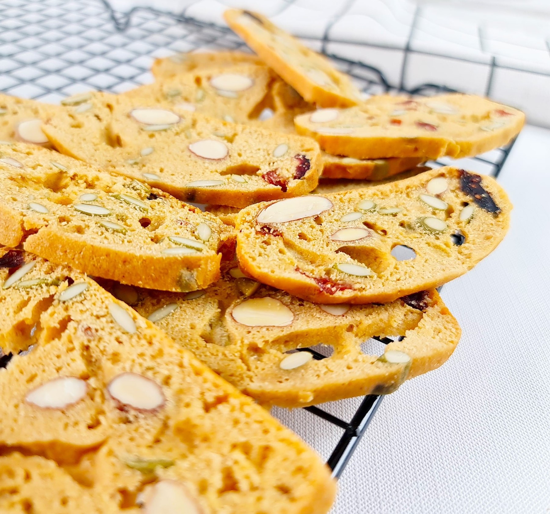 Bánh biscotti Deponte Vị hạnh nhân (Hộp 12 Gói)