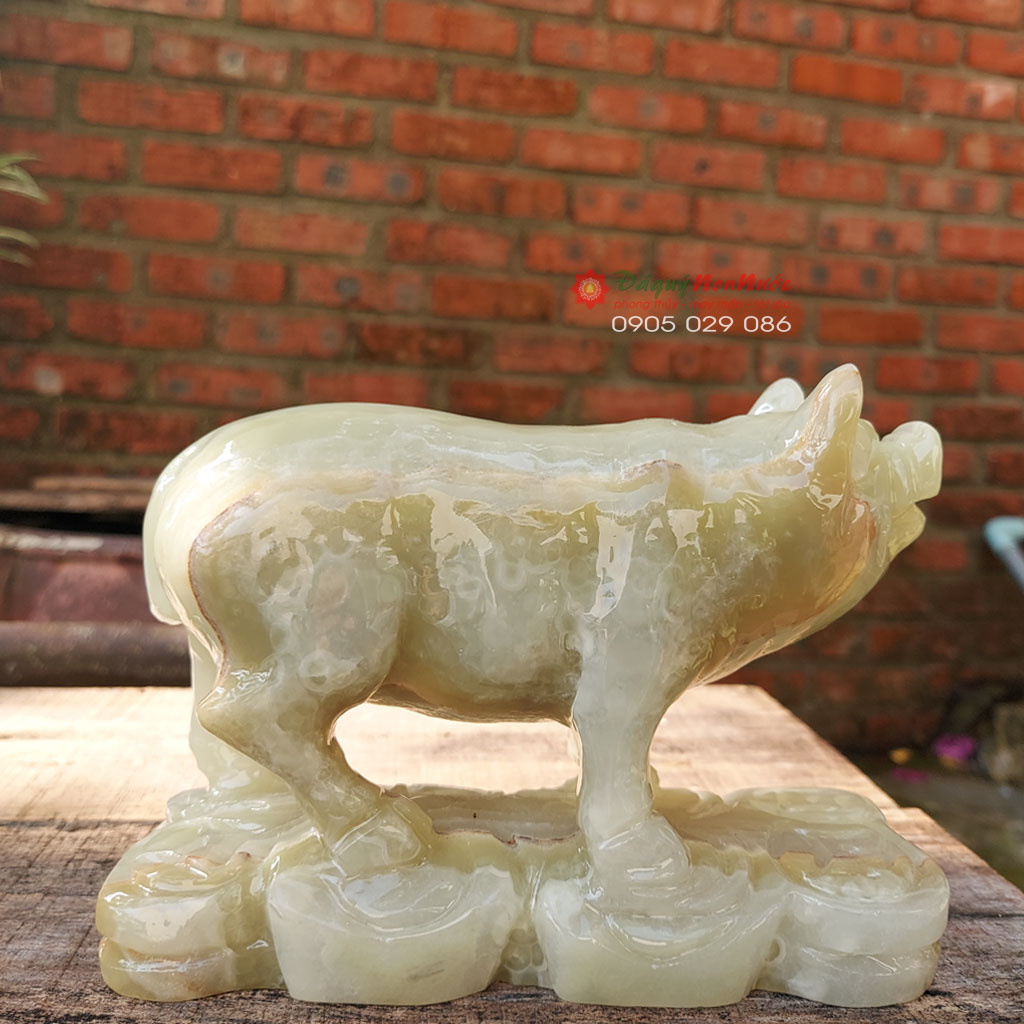 Tượng heo 12 con giáp phong thủy đá ngọc Pakistan 15cm - đá Non Nước