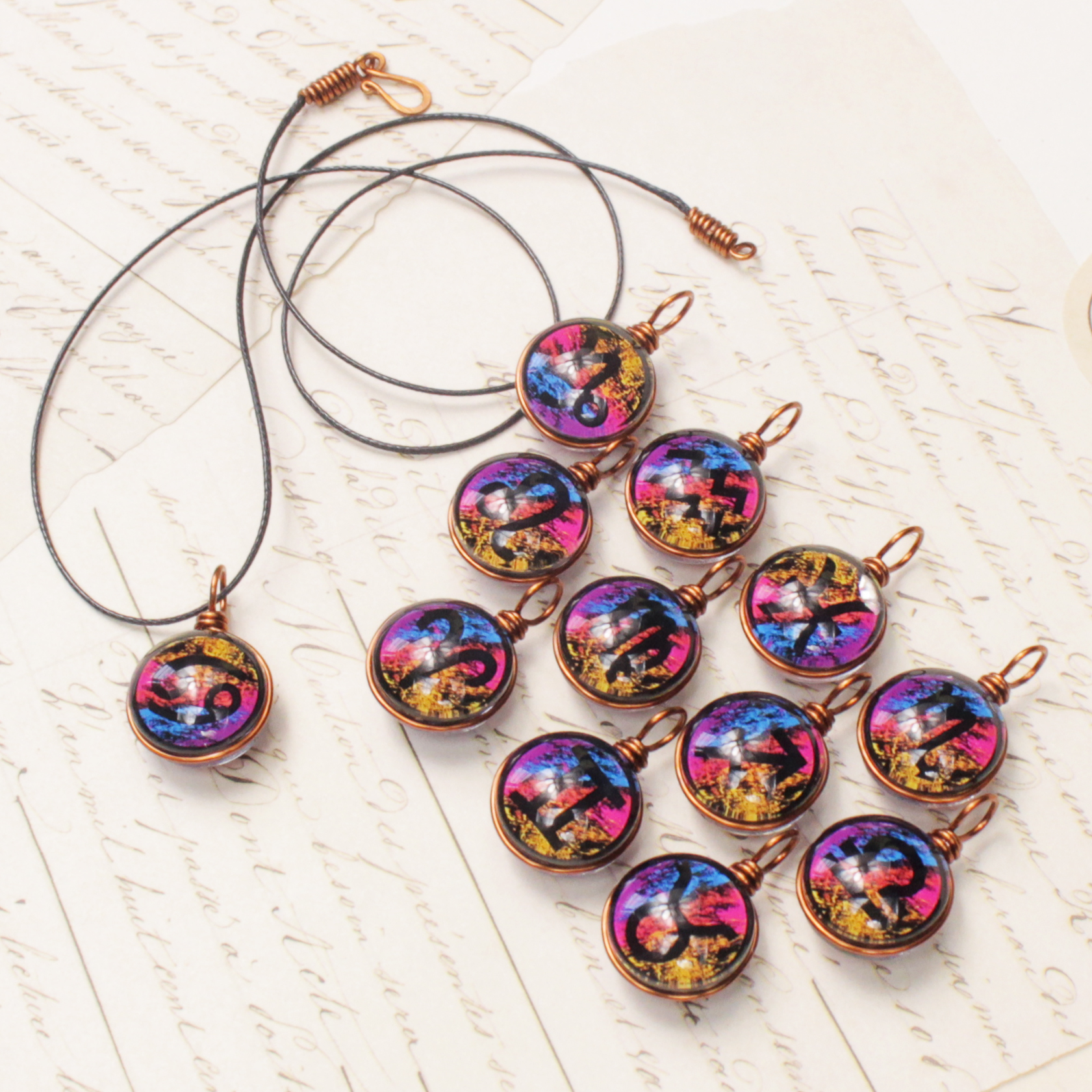 Dây chuyền cung hoàng đạo Zodiac 2 mặt khác nhau 14mm màu sắc tươi sáng 14MM-001