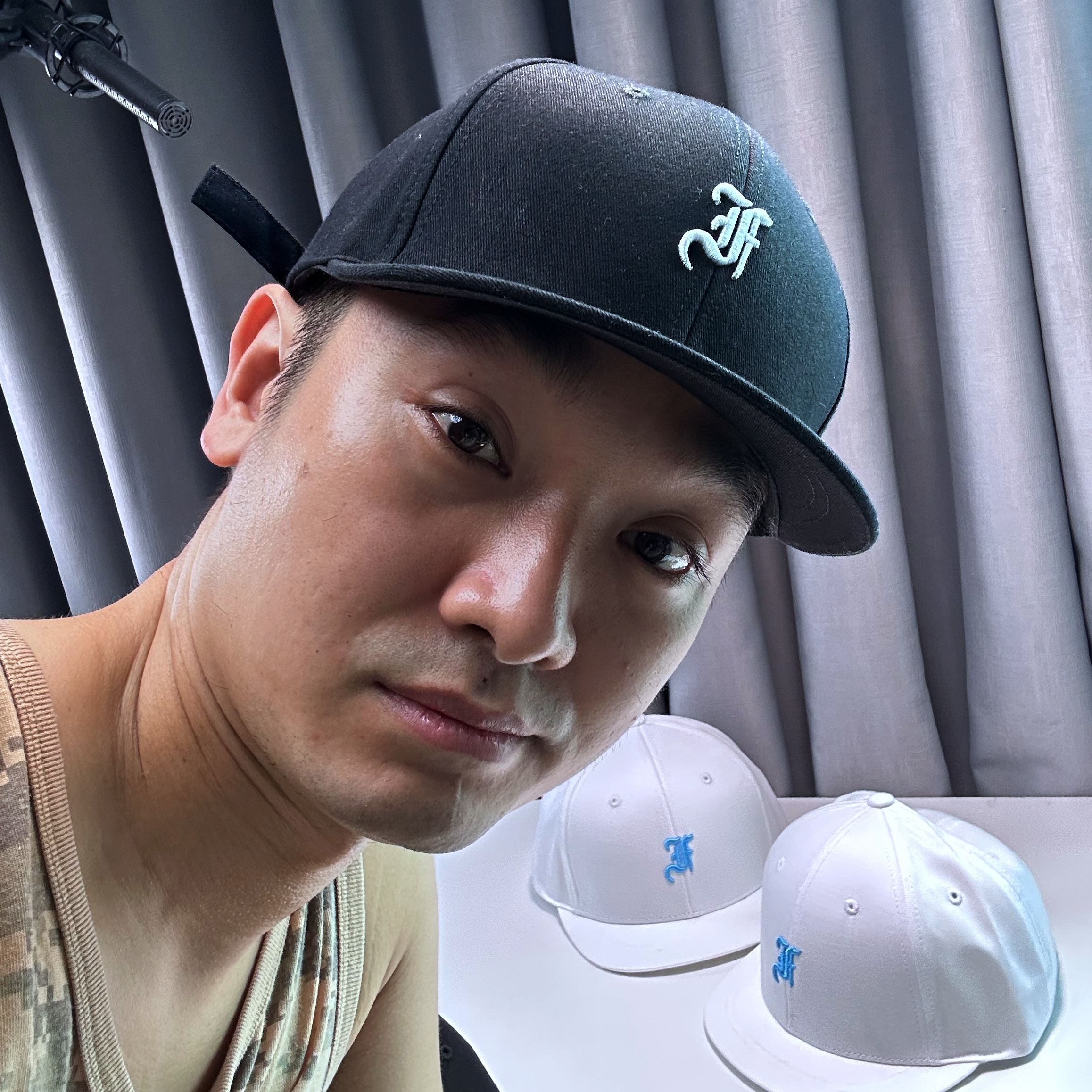 Nón lưỡi ngắn snapback logo Chữ F thêu 3D cách điệu quai dây gài chất lượng cao brand One Hat