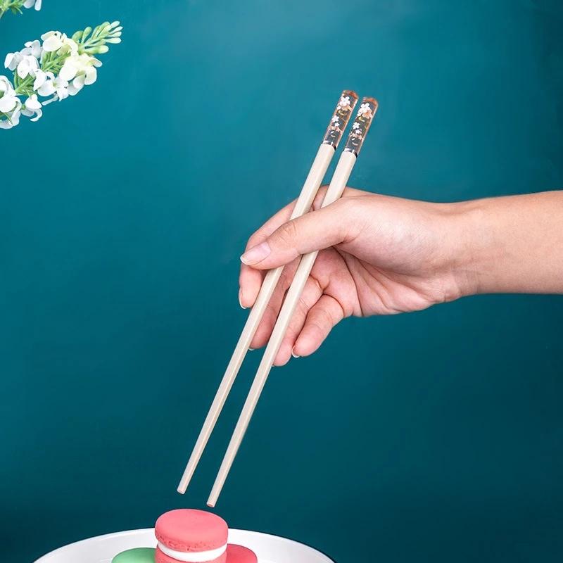 Đôi đũa phối thủy tinh chịu được nhiệt độ cao 24cm