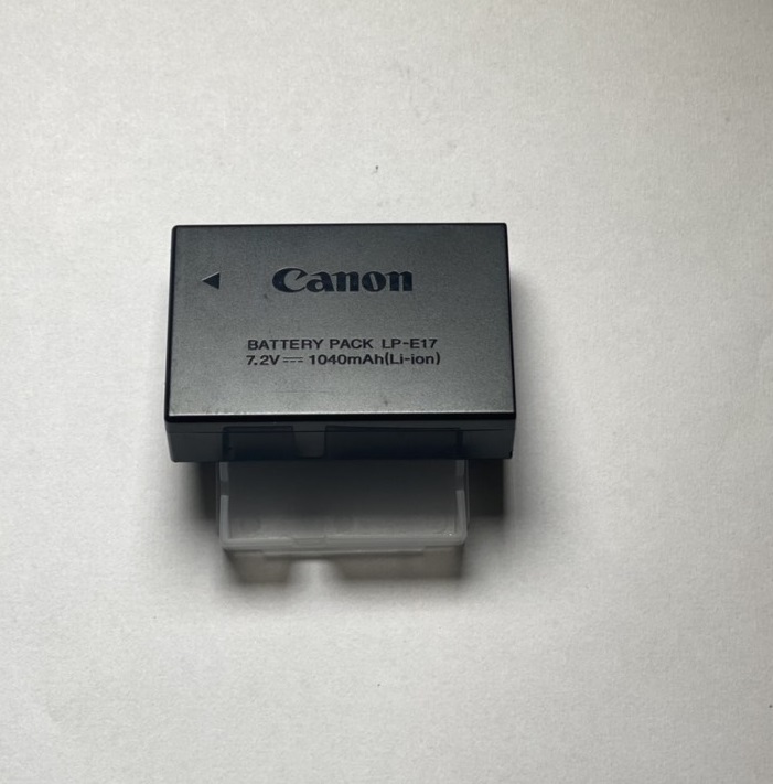 COMBO 1 PIN 1 SẠC THAY THẾ CHO PIN SẠC MÁY ẢNH CANON LP-E17