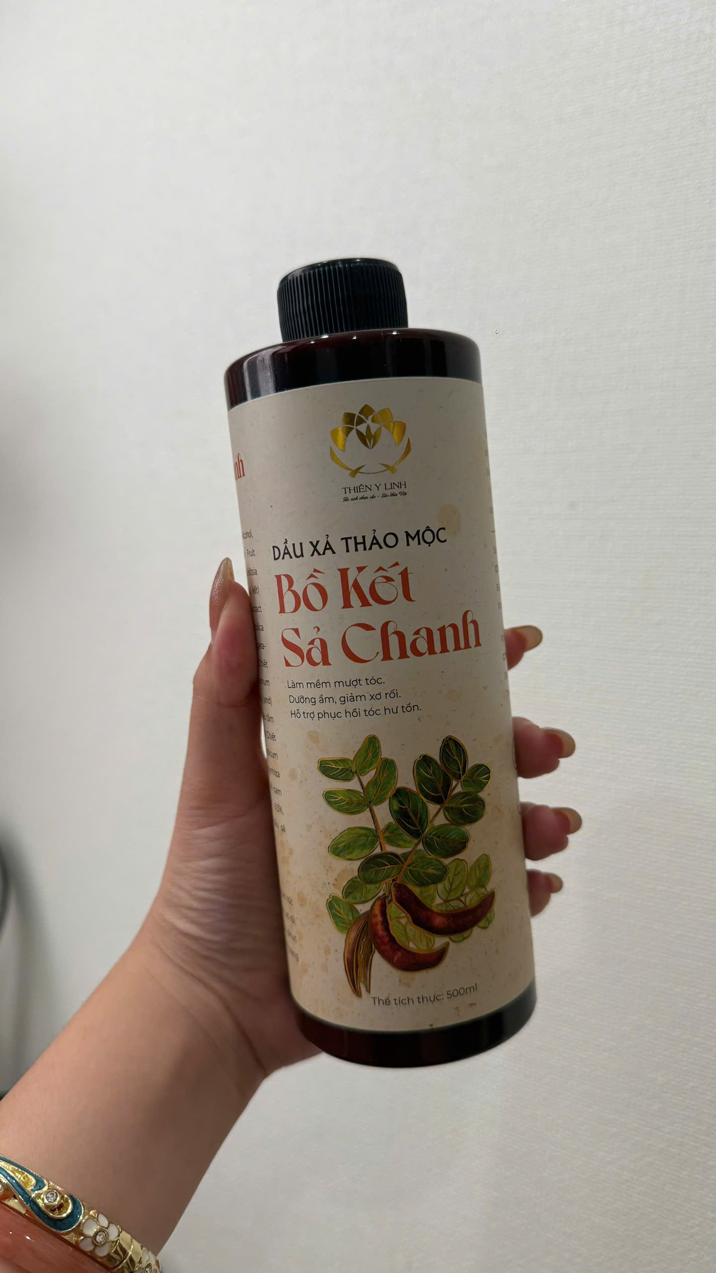 Dầu Xả Bồ Kết Sả Chanh thảo mộc giảm rụng tóc sau sinh an toàn cho con bú.