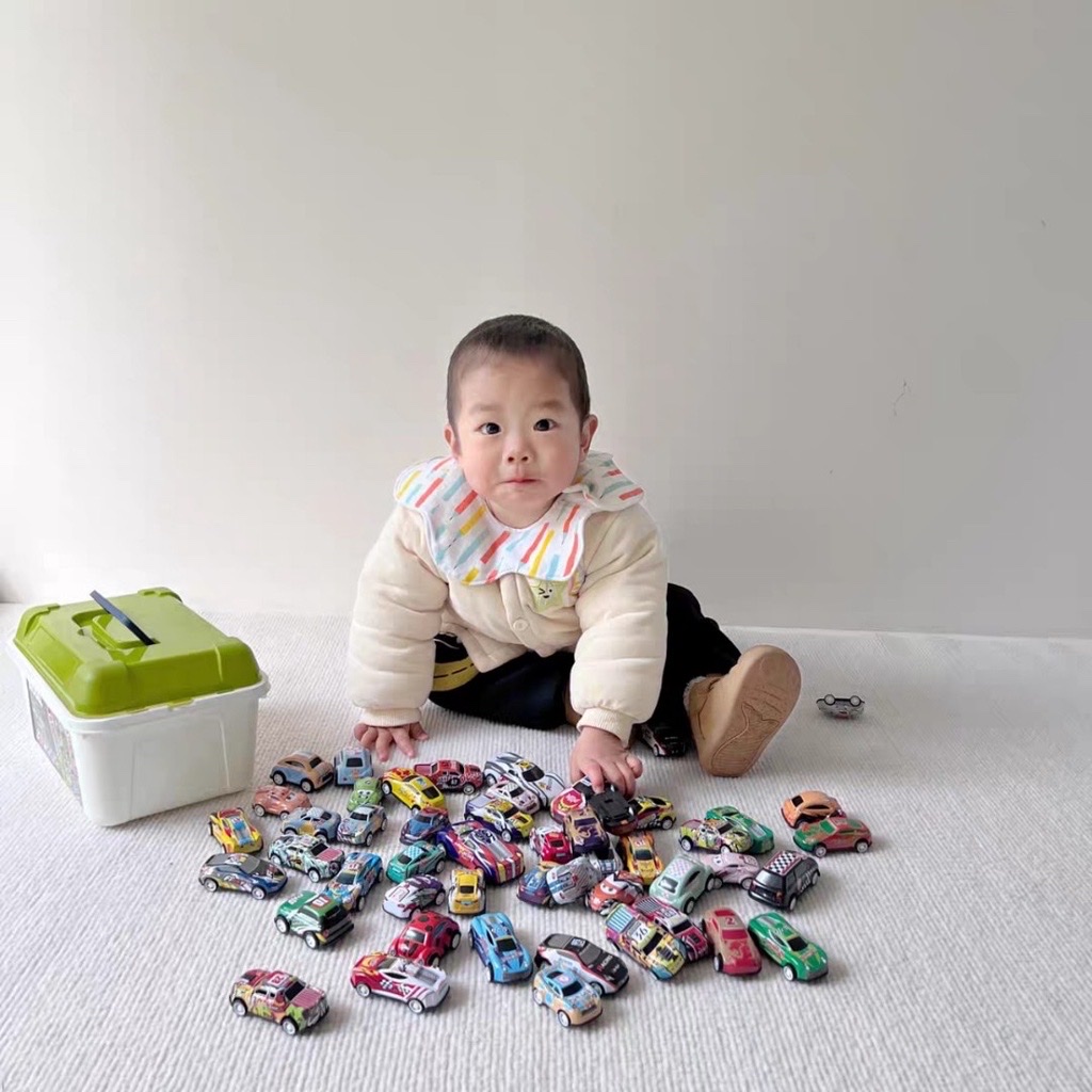 Combo hộp 30 xe ô tô đồ chơi , nhỏ nhắn xinh xắn , nhiều màu sắc