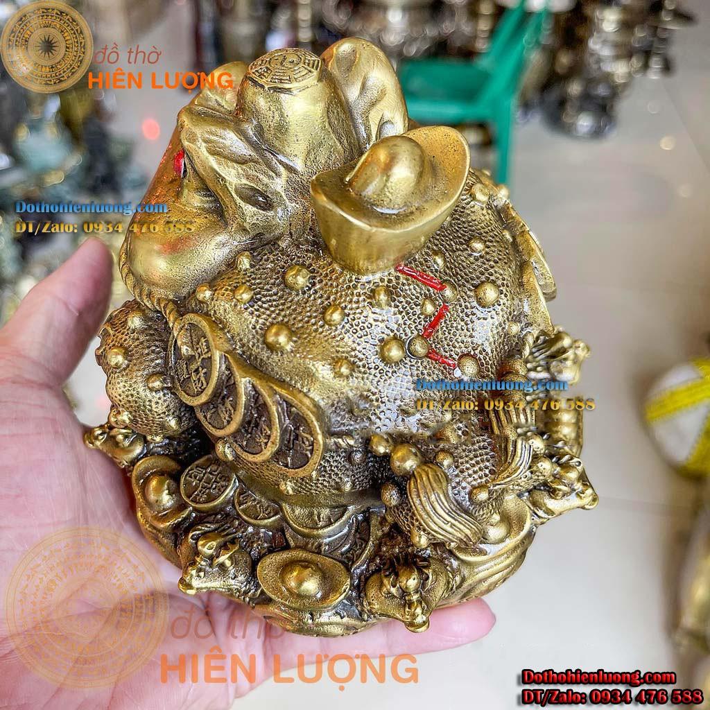 Thiềm Thư Nhiều Đầu Ngồi Bệ Vàng Cao 12cm Bằng Đồng Phong Thủy