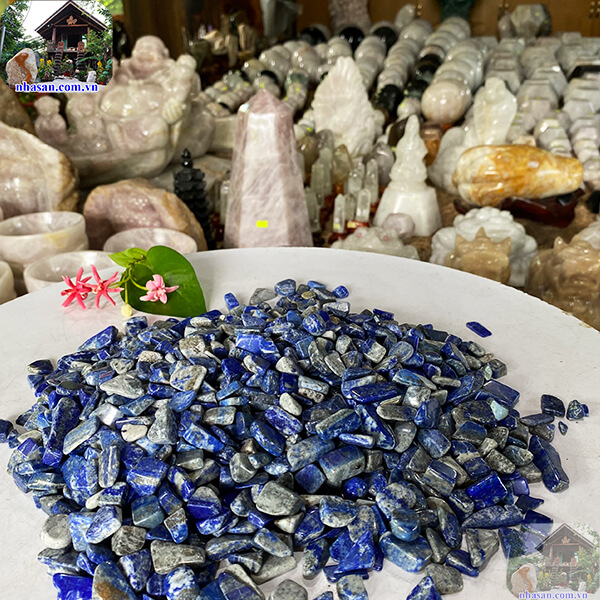 Đá lapis lazuli tăng vượng khí cho gia chủ trấn trạch