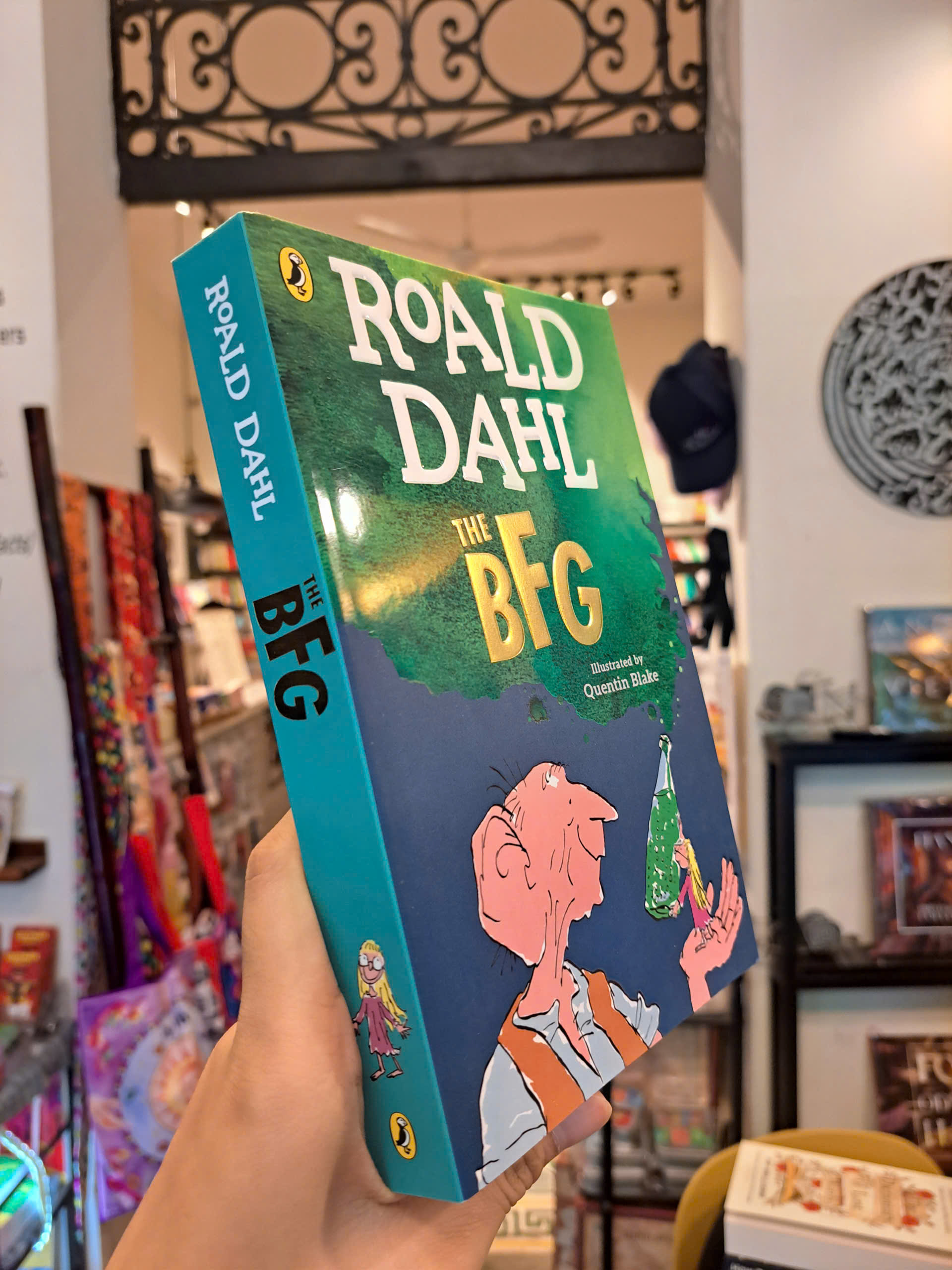 Sách - The BFG by Roald Dahl | Children’s Novel / Tiểu thuyết thiếu nhi / Ngoại văn Nhập khẩu UK