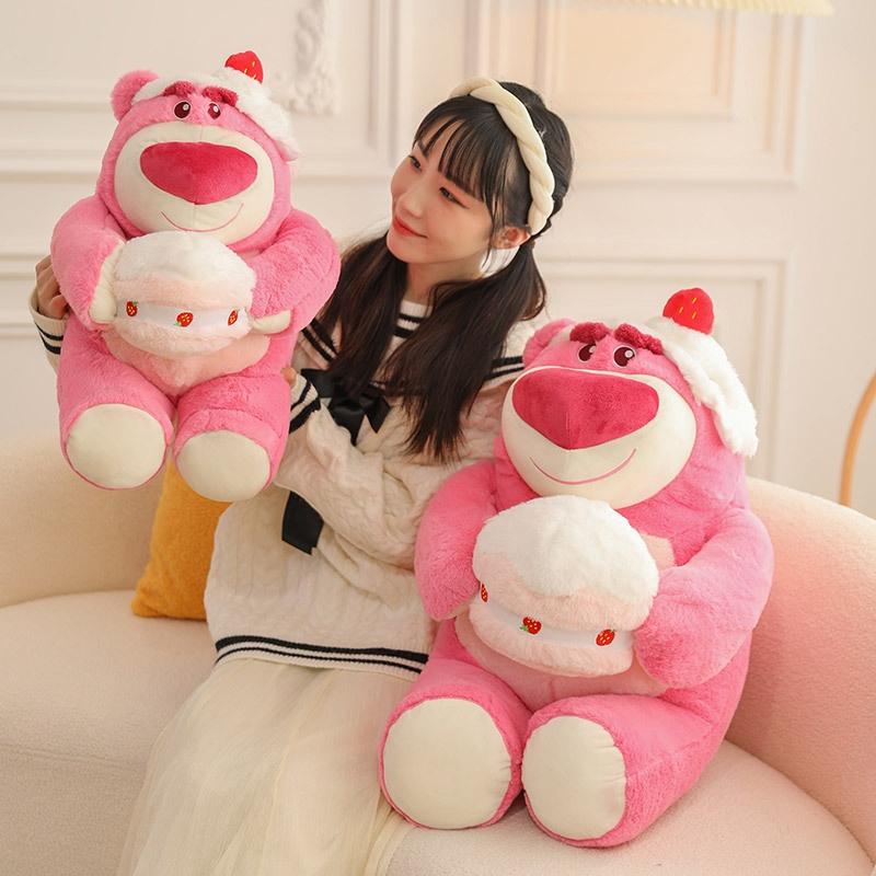 Gấu bông Gấu Lotso dâu ôm bánh kem cute, Lotso đội trái dâu
