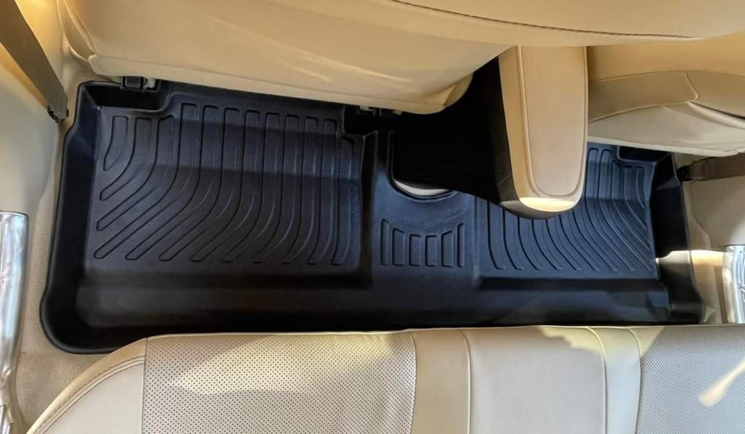Thảm lót sàn xe ô tô Toyota Vios 2014 - nay  Nhãn hiệu Macsim chất liệu nhựa TPE màu đen loại thông thường