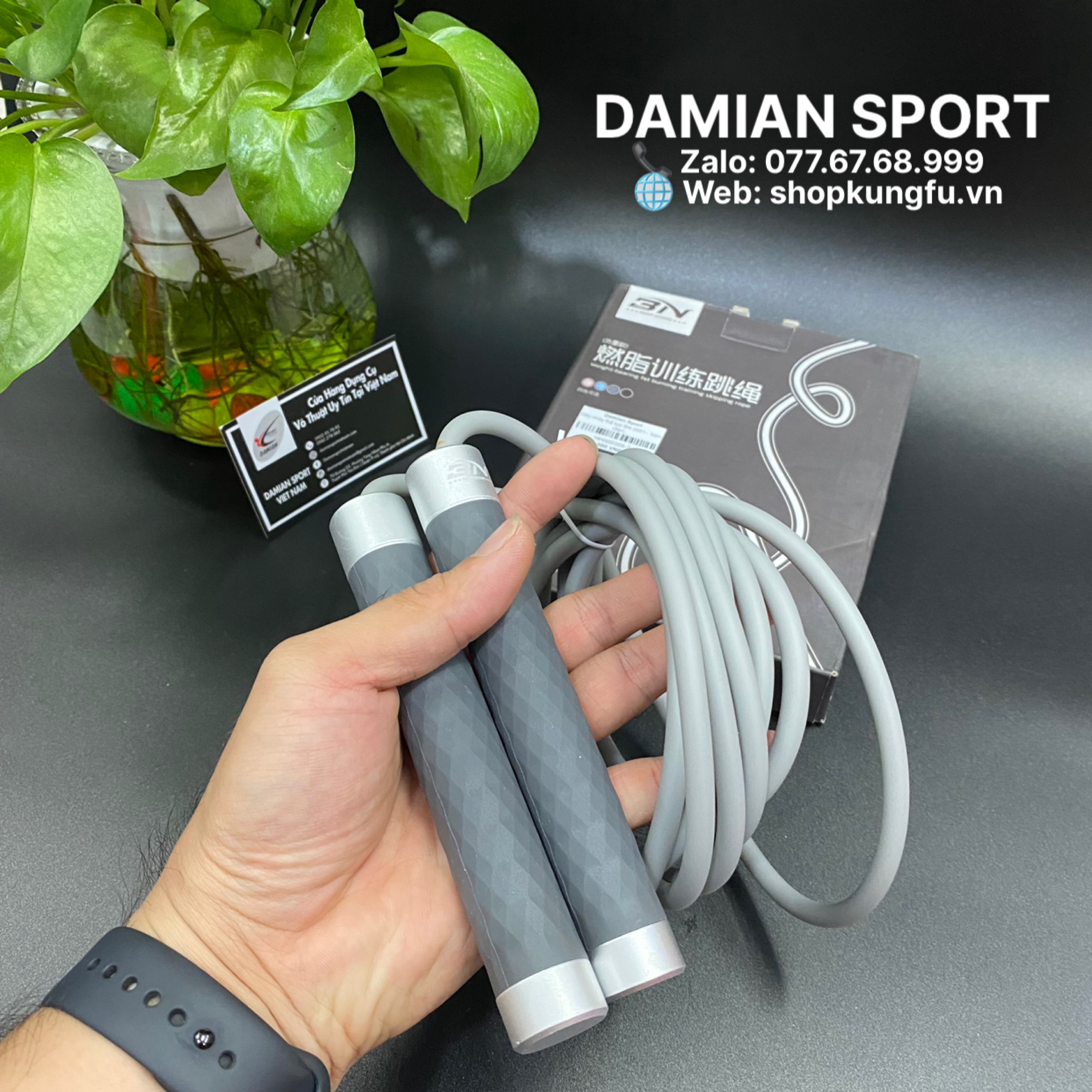 DÂY NHẢY THỂ LỰC BN CHÍNH HÃNG, Cao Cấp Mới 2021, tăng chỉnh được độ dài, DÂY DẺO ĐẶC RUỘT , có VÒNG BI THÉP LINH HOẠT, tay cầm NHÔM NHÁM CAO CẤP, bọc silicon