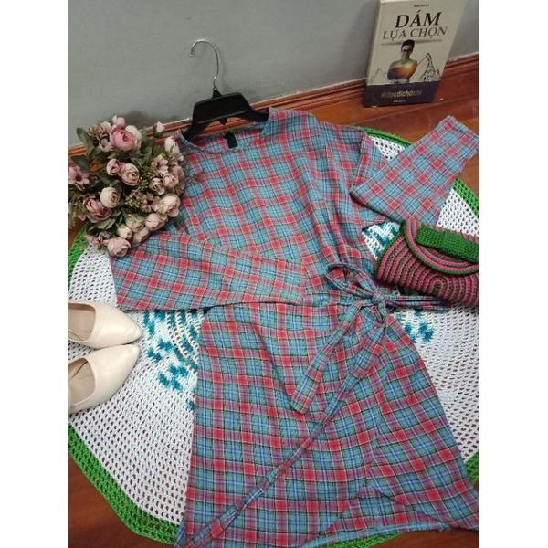 Đầm caro xanh đỏ