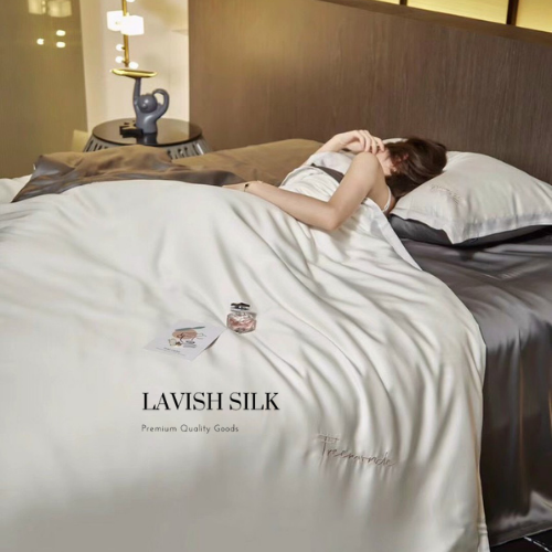 Trọn Bộ Ga Gối Lụa Kèm Chăn Sẵn Ruột + Tặng Bộ Quà Tặng Lavish Silk Cao Cấp - Trắng Mix Xám Đậm