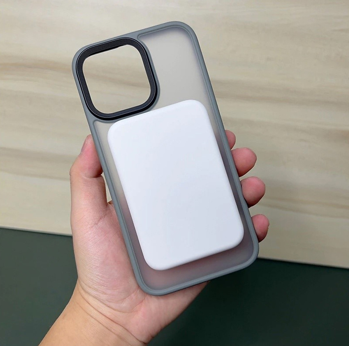 Ốp lưng Likgus chống sốc, chống vân tay cho iPhone 15 Pro/ 15 Pro Max/ 14 Pro/ 14 Pro Max, hỗ trợ sạc không dây - Hàng chính hãng