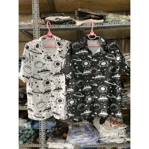 Áo sơ mi tay ngắn unisex, form rộng in hoạ tiết