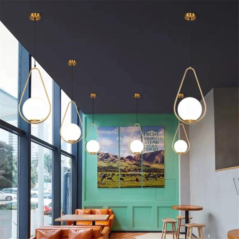 Đèn thả trang trí phong cách Bắc Âu thân vàng cầu đục D150