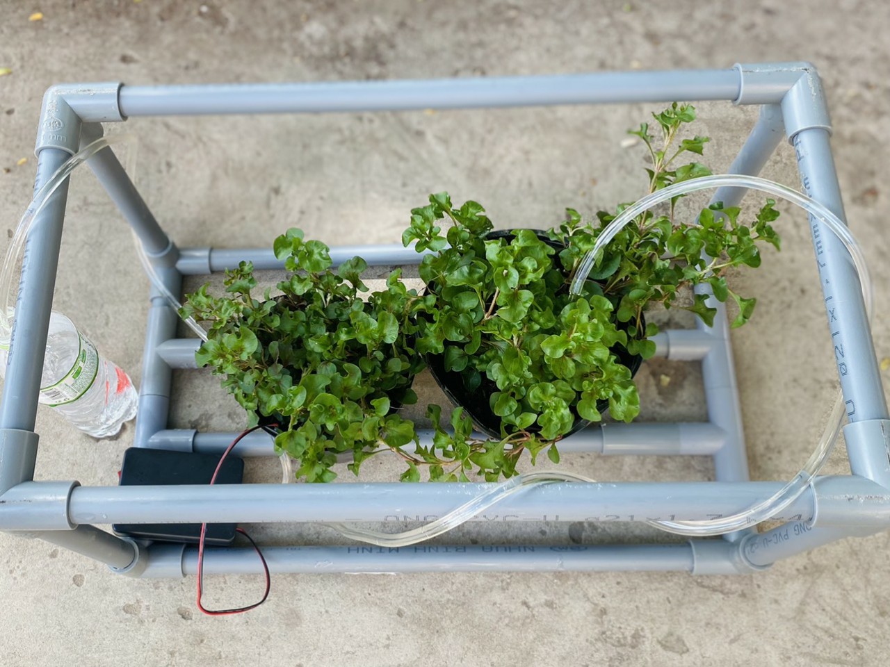 Bộ DIY Máy Bơm Tưới Cây Tự Động Sử Dụng Cảm Biến Độ Ẩm Đất ráp sẵn kèm pin 18650