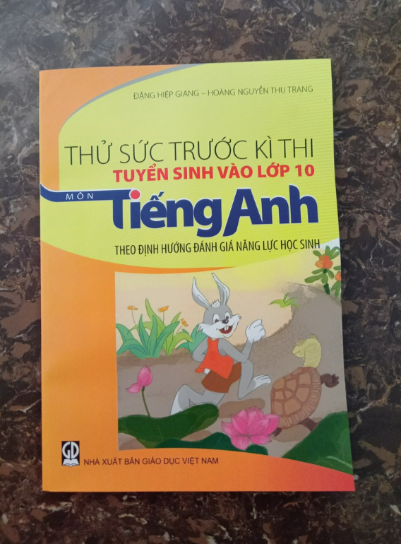 Sách - Thử sức trước kì thi tuyển sinh vào lớp 10 môn Tiếng Anh