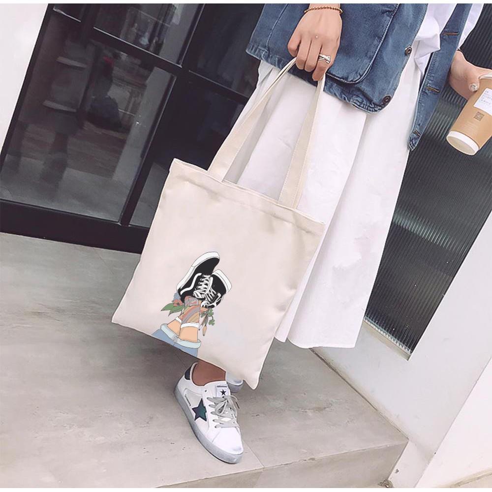 Túi Tote Vải Mộc Ginko kiểu basic có dây kéo khóa miệng túi đựng vừa laptop 14 inch và nhiều đồ dùng khác In Hình Giày M45
