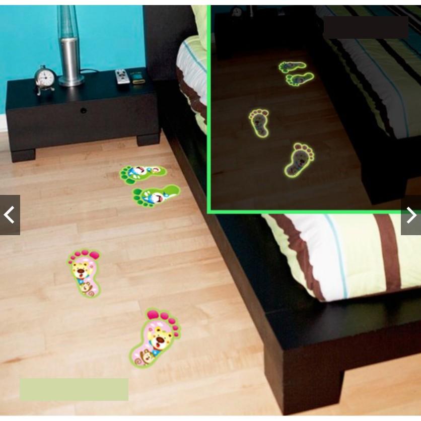 Decal trang trí Bàn Chân vui nhộn - Dạ quang A.H