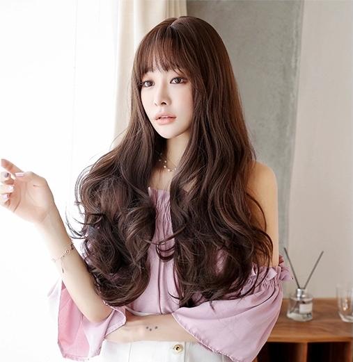 Tóc giả nguyên đầu xoăn kiểu Hàn Quốc siêu xinh có rãnh da đầu, chịu được nhiệt, có thể bấm, uốn, duỗi, gội. Giống tóc thật 100%. Kèm theo lưới và lược