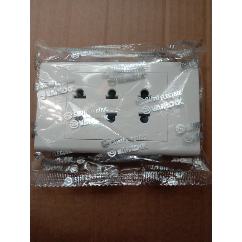 Mặt 3 ổ 2 chấu dòng S18